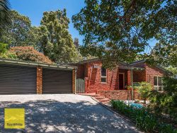 13 Barbigal Place Lesmurdie WA 6076