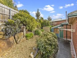 64 Knocklofty Terrace, West Hobart TAS 7000, Australia