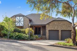 9 Kimba Grove, Pasadena SA 5042, Australia