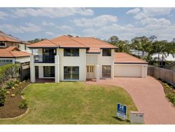 10 Seabrae Dr, Redland Bay QLD 4165, Australia