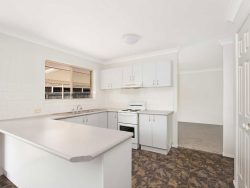 23 Barcoo Ct, Hillcrest QLD 4118, Australia