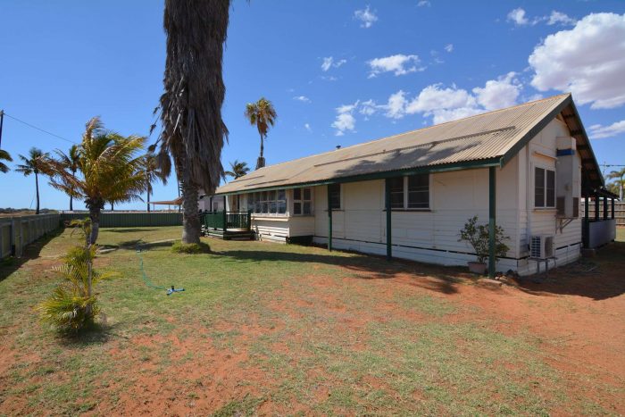 5 Crowther Street South Carnarvon WA 6701