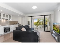 3/21 Fenton Street Fairfield QLD 4103