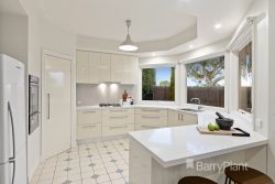 4 Jirrah Ct, Aspendale VIC 3195, Australia