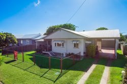 4 McMurtrie St Svensson Heights QLD 4670