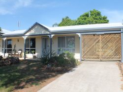 13 Muir St, Blackbutt QLD 4306, Australia