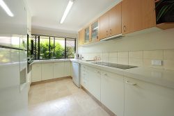 Unit 1/63 Treeview Dr, Burleigh Waters QLD 4220, Australia