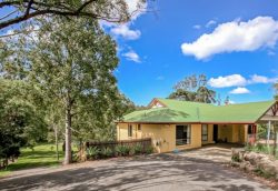 202 Gibbons Rd, Samford Valley QLD 4520, Australia