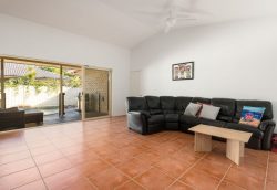 4 Cliff Salisbury Ct, Samford Village QLD 4520, Australia