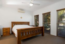 4 Cliff Salisbury Ct, Samford Village QLD 4520, Australia