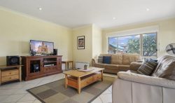 142 Elizabeth Dr, Vincentia NSW 2540, Australia