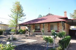 25 Peake Terrace, Waikerie SA 5330, Australia