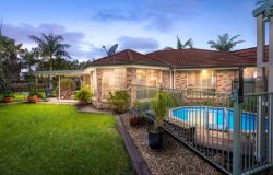 44 Kensington Ct, Upper Caboolture QLD 4510, Australia