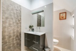 4 Leavy Ct, Middle Ridge QLD 4350, Australia