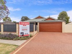 1/77 Ivanhoe St, Bassendean WA 6054, Australia