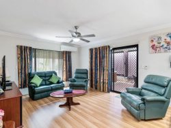 1/77 Ivanhoe St, Bassendean WA 6054, Australia