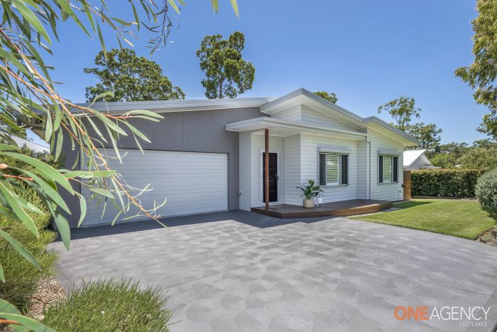 8 Seamist Cl, Murrays Beach NSW 2281, Australia