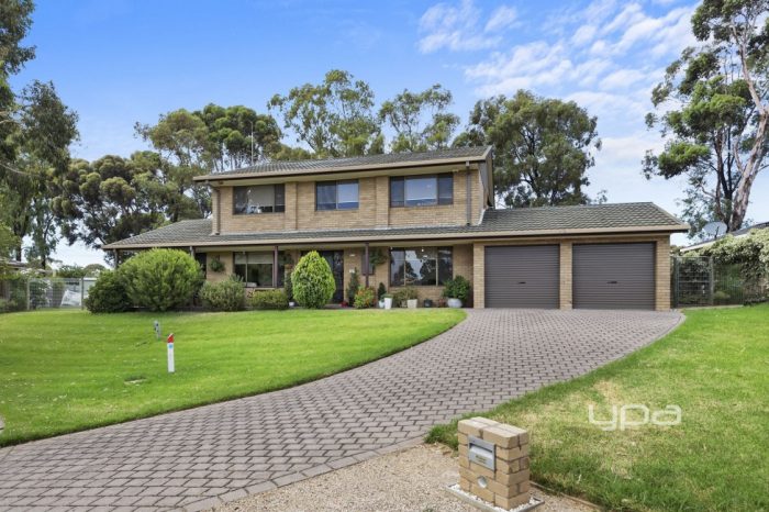 12 Withers Cl, Sunbury VIC 3429, Australia