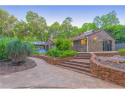 4 Barbara Rd, Roleystone WA 6111, Australia