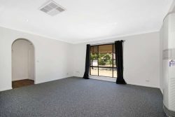 2 Graetz Ct, Lavington NSW 2641, Australia