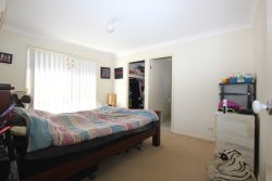 4 Rachel Dr, Crestmead QLD 4132, Australia