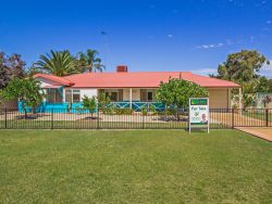 5 Nerine St, Falcon WA 6210, Australia