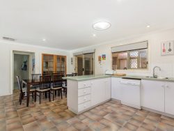 5 Nerine St, Falcon WA 6210, Australia