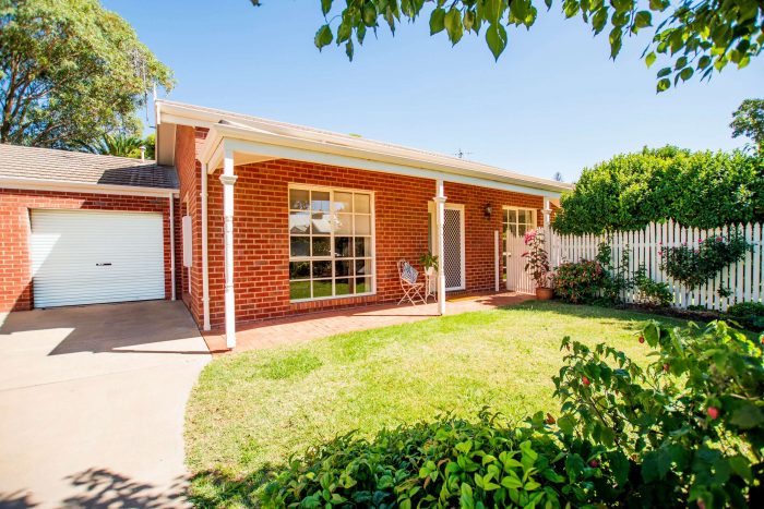 Unit 2/15 Bolton St, Echuca VIC 3564, Australia