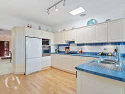 4/15 Burt St, Cottesloe WA 6011, Australia