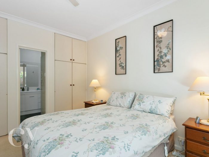 4/15 Burt St, Cottesloe WA 6011, Australia