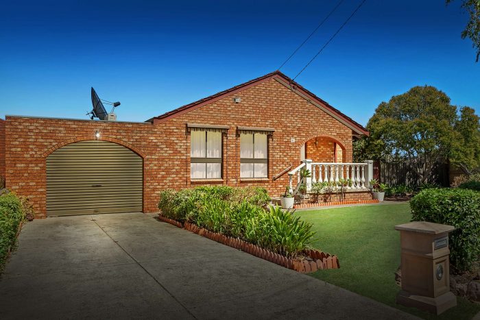 41 Clough Parade, Reservoir VIC 3073, Australia