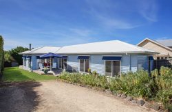 25 Philip St, Port Fairy VIC 3284, Australia