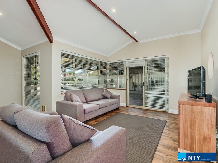 14 Camphora Mews Helena Valley WA 6056