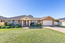 65 Bindowan Cres, Maryland NSW 2287, Australia