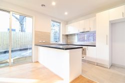 4/14 Frankcom St, Blackburn VIC 3130, Australia