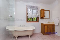 18 Fairlands Rd, Medowie NSW 2318, Australia