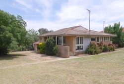 4 Karinya St, Cowra NSW 2794, Australia