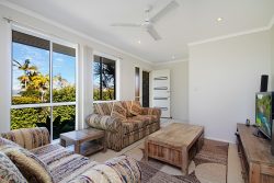 31 Martinelli Ave, Banora Point NSW 2486, Australia