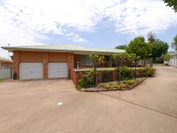 30 Nambucca Circuit, Cowra NSW 2794, Australia