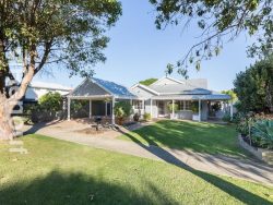 8 Mengler Ave, Claremont WA 6010, Australia