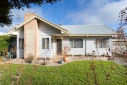 497 Prune Street Lavington NSW 2641