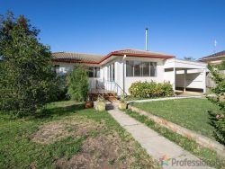 12 Wilson Ave, Armidale NSW 2350, Australia