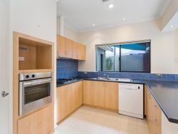 11 Marsh Ave, Manning WA 6152, Australia