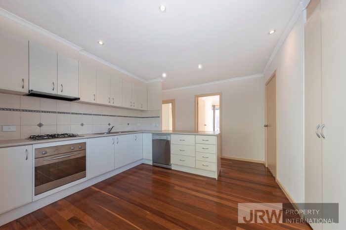 Unit 2/28 Albert St, Mount Waverley VIC 3149, Australia