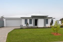 2 Delcomyn Pl, Craigie WA 6025, Australia