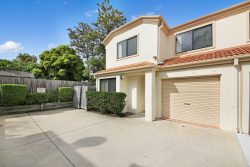 4/80 Pohlman St, Southport QLD 4215, Australia