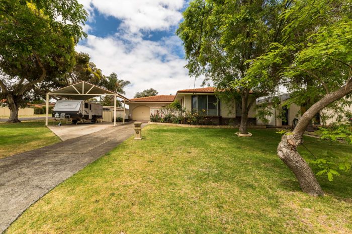 13 Wakefield Ave, Withers WA 6230, Australia