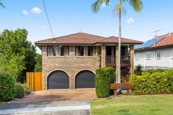 3 Irwin Terrace, Oxley QLD 4075, Australia