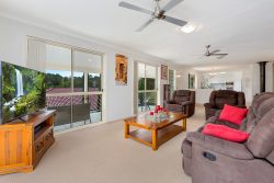 8 Silkwood Terrace, Tweed Heads West NSW 2485, Australia