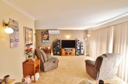 12 Charles Cres, Young NSW 2594, Australia